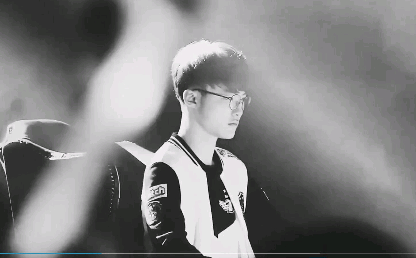 纯鱼炸弹！ vexite 得到 2.00 的评分，帮助团队